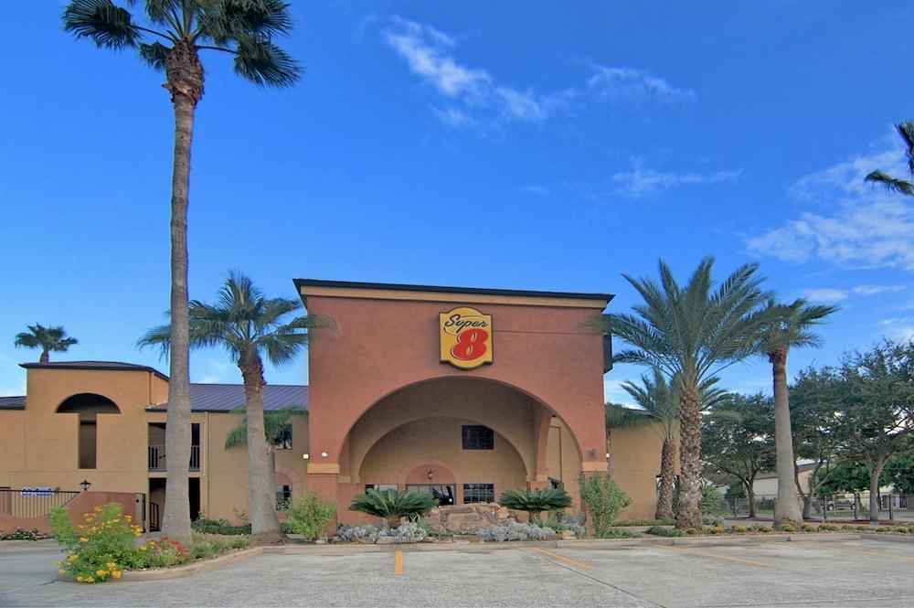 Super 8 By Wyndham Houston Webster Nasa Hotel Exterior photo