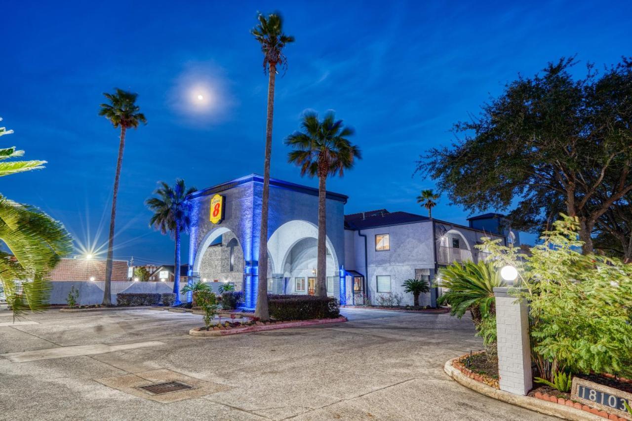 Super 8 By Wyndham Houston Webster Nasa Hotel Exterior photo