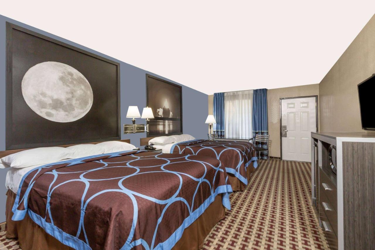 Super 8 By Wyndham Houston Webster Nasa Hotel Exterior photo